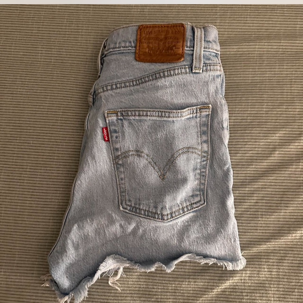 Levi’a Ribcage shorts